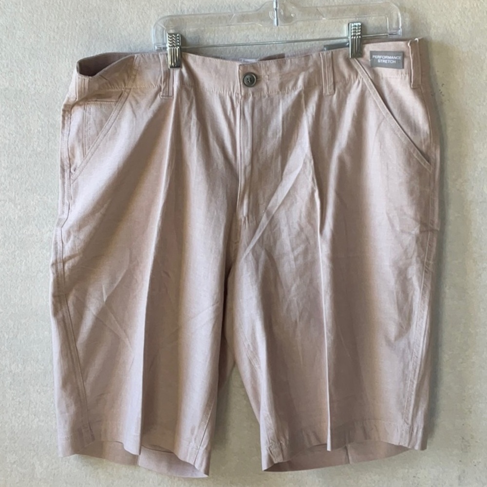 Paulo Solari Men's Tan Shorts. Size 40